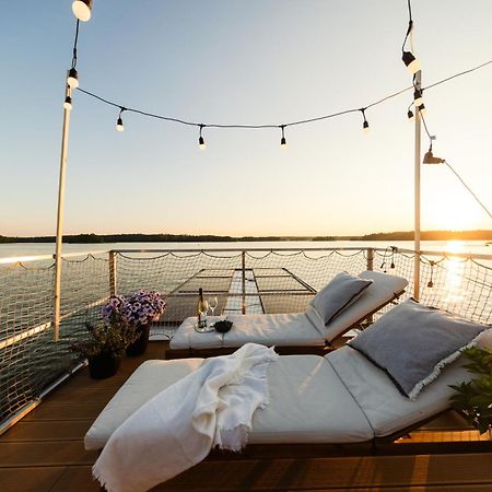 Domek Na Wodzie - Houseboat -Sauna, Taras Na Dachu, Dwie Sypialnie Миколайки Экстерьер фото