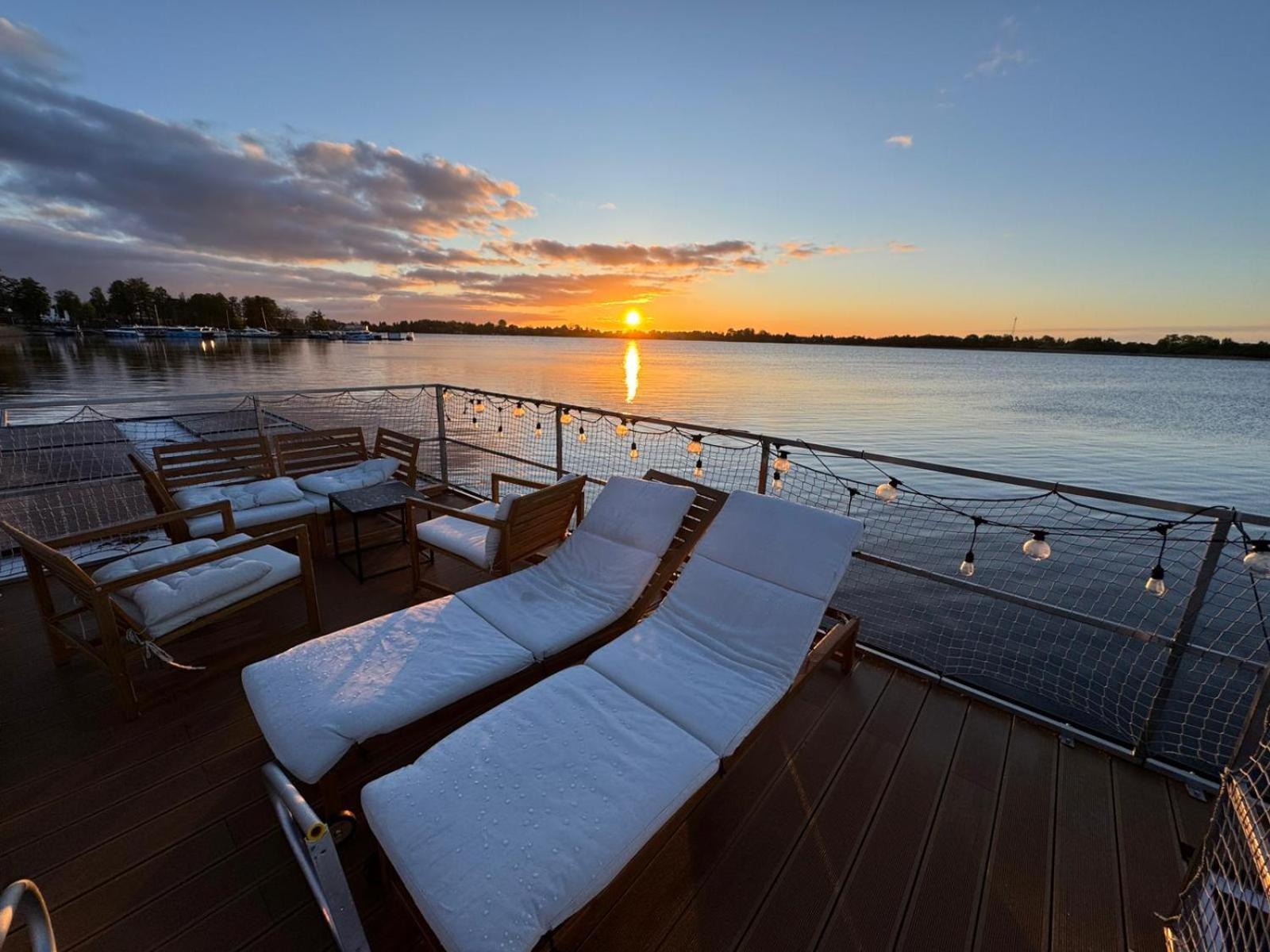 Domek Na Wodzie - Houseboat -Sauna, Taras Na Dachu, Dwie Sypialnie Миколайки Экстерьер фото